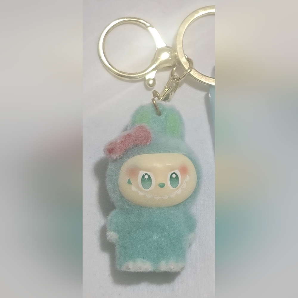 LABUBU MONSTER KEYCHAIN - Picture 2 of 5